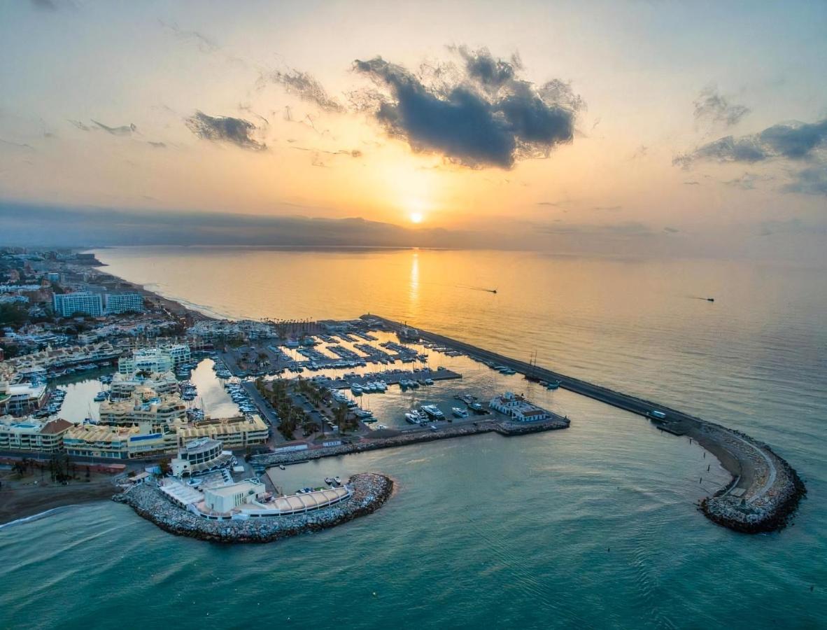 Benalmadena Beachfront Puerto Marina Sunrise Εξωτερικό φωτογραφία